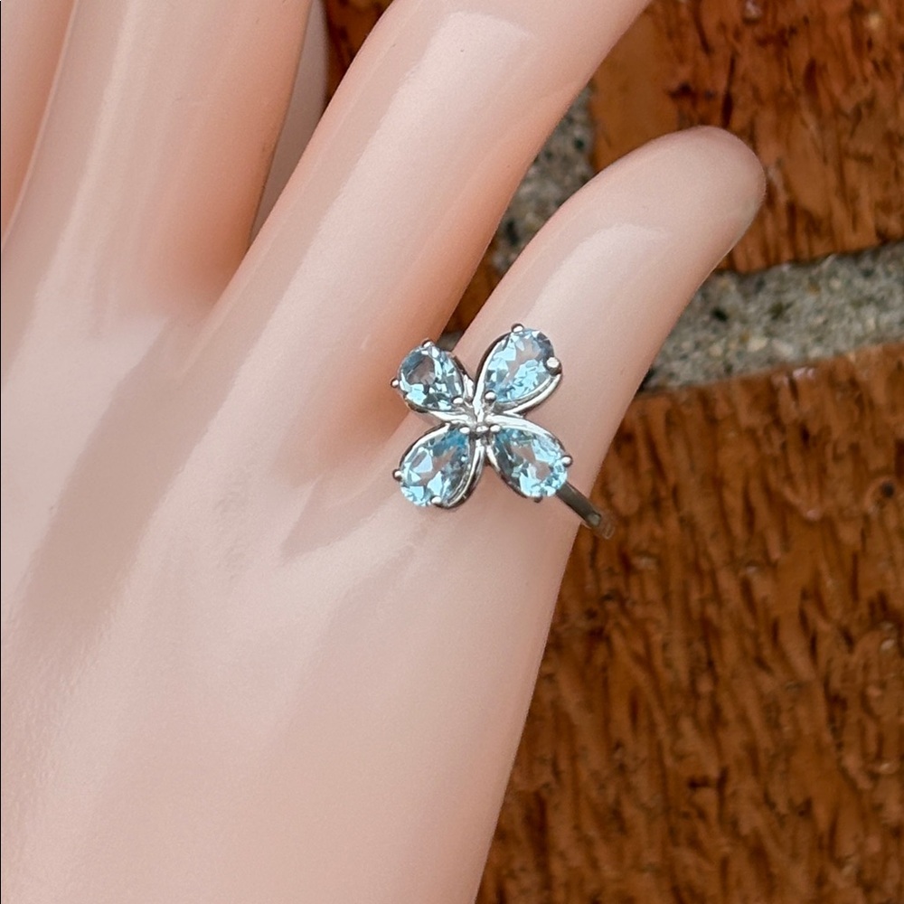 Natural 3.20 carat Genuine Swiss Blue Topaz Pear Cut 4-leaf clover ring Size 6 - Picture 1 of 15